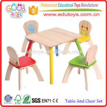 Ensemble de table et chaise d&#39;étude pour enfants en bois naturel magnifiquement travaillé